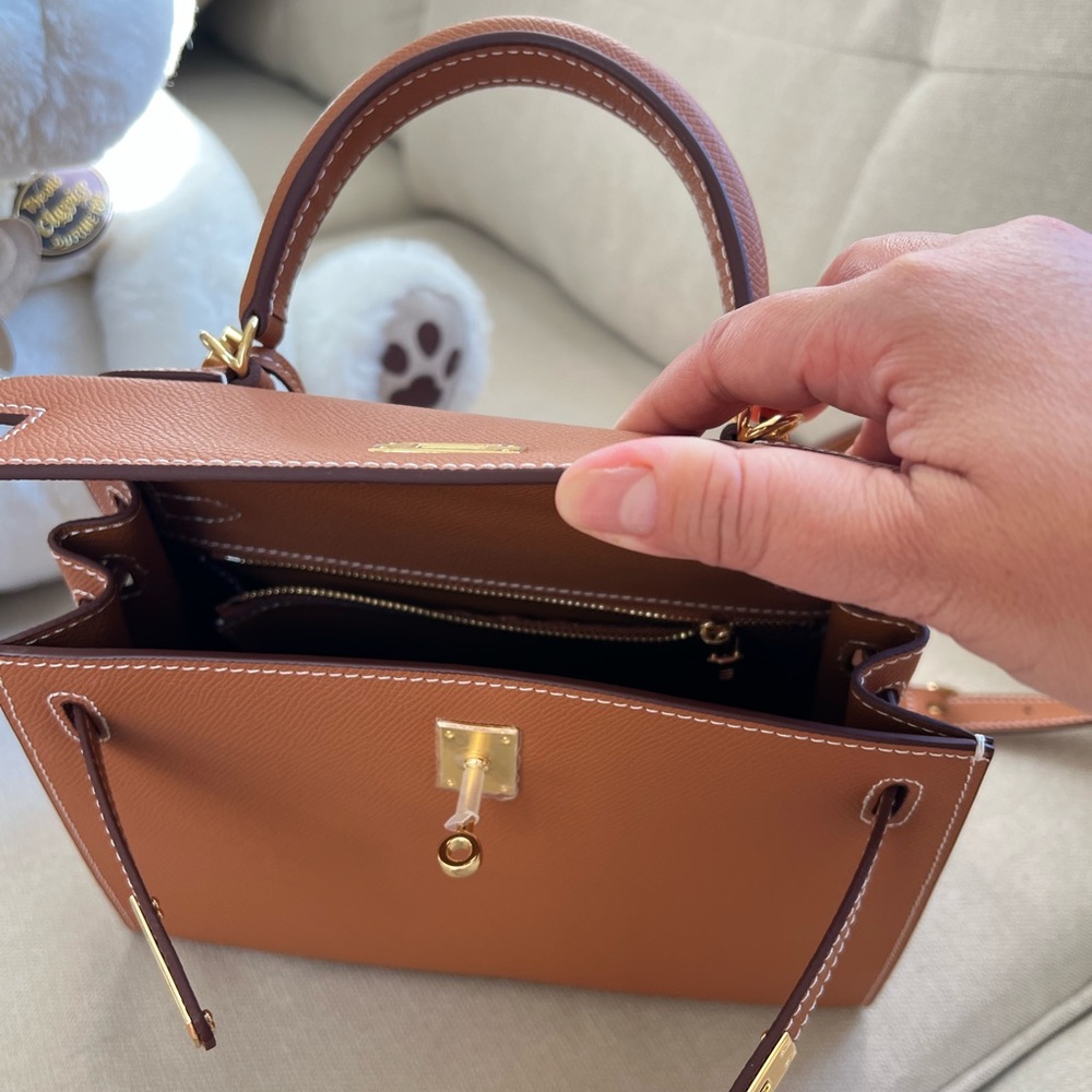 Retail $349 Classic Leather Handbag Size 25 cm - Picture 6 of 8